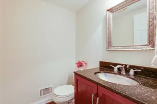 22 Brunswick Ln, Lincolnshire, IL 60069 - Photo 12