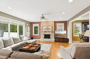 14101 W Rodmell Ct, Libertyville, IL 60048 - Photo 4