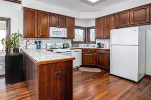 1351 Callen Ln, Des Plaines, IL 60016 - Photo 10