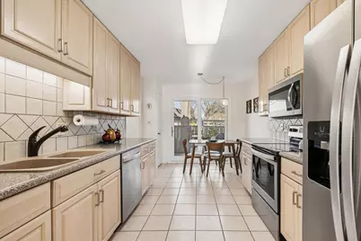 404 Shoreline Road #298, Lake Barrington, IL 60010 - Photo 4