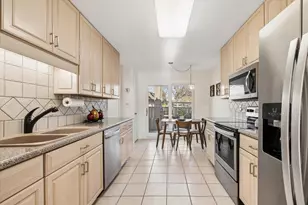 404 Shoreline Rd, Lake Barrington, IL 60010 - Photo 4