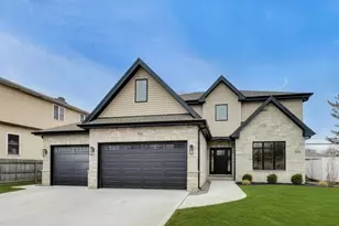 9322 S 54th Ave, Oak Lawn, IL 60453 - Photo 1