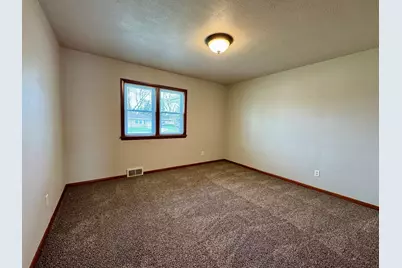 414 Bevan Drive E, Joliet, IL 60435 - Photo 24