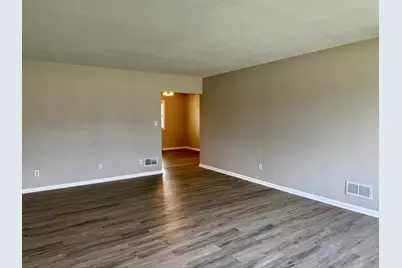 414 Bevan Drive E, Joliet, IL 60435 - Photo 4