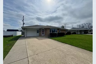 414 Bevan Drive E, Joliet, IL 60435 - Photo 2