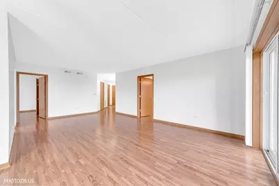 5555 N Cumberland Avenue #711, Chicago, IL 60656 - Photo 6