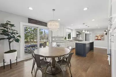 11602 Briarwood Lane, Burr Ridge, IL 60527 - Photo 12