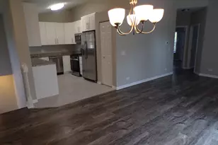 1053 Woodhill Ct, Elgin, IL 60120 - Photo 10