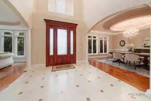 26 E Peter Ln, Hawthorn Woods, IL 60047 - Photo 4