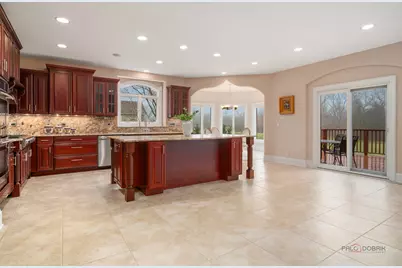 26 E Peter Lane, Hawthorn Woods, IL 60047 - Photo 10