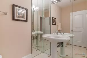 26 E Peter Ln, Hawthorn Woods, IL 60047 - Photo 8