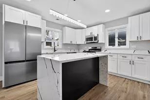 339 Blackhawk Dr, Park Forest, IL 60466 - Photo 2