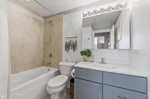 1122 W Catalpa Ave, Chicago, IL 60640 - Photo 12