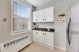 640 W Waveland Ave, Chicago, IL 60613 - Photo 10