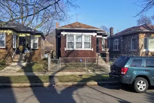 7935 S Kingston Ave, Chicago, IL 60617 - Photo 1