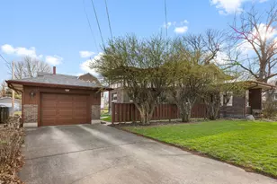 205 E Lincoln Ave, Watseka, IL 60970 - Photo 4