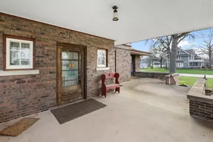 205 E Lincoln Ave, Watseka, IL 60970 - Photo 6