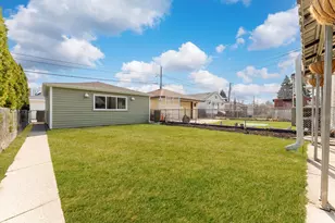 2619 Home Ave, Berwyn, IL 60402 - Photo 12