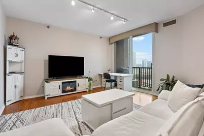 600 N Kingsbury Street #1614, Chicago, IL 60610 - Photo 2