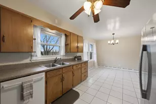 3718 Hillcrest Pl, Johnsburg, IL 60051 - Photo 6