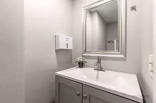 5195 Castaway Ln, Hoffman Estates, IL 60010 - Photo 16