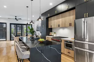 1107 W Chestnut St, Chicago, IL 60642 - Photo 6