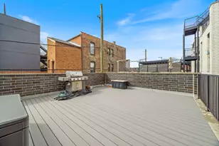 1107 W Chestnut St, Chicago, IL 60642 - Photo 26