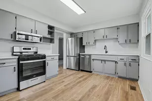 471 Woodlyn Dr, Aurora, IL 60505 - Photo 6