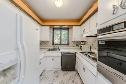 2531 W Howard Street #A, Chicago, IL 60645 - Photo 6