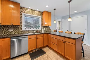 7247 W 112th St, Worth, IL 60482 - Photo 2