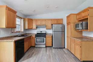 1801 Clearwater Ave, Bloomington, IL 61704 - Photo 8