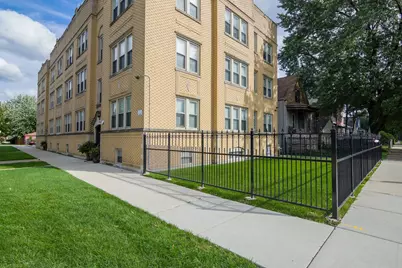 4715 W Cornelia Avenue #3E, Chicago, IL 60641 - Photo 1