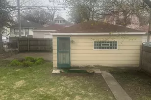 11722 S Parnell Ave, Chicago, IL 60628 - Photo 4