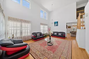 2552 Whitehall Ln, Naperville, IL 60564 - Photo 14