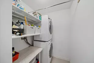 2552 Whitehall Ln, Naperville, IL 60564 - Photo 24