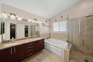 2552 Whitehall Ln, Naperville, IL 60564 - Photo 18