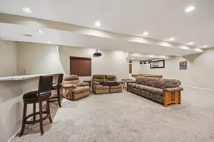 224 Cross Creek Ln, Lindenhurst, IL 60046 - Photo 26