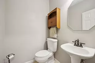 224 Cross Creek Ln, Lindenhurst, IL 60046 - Photo 14