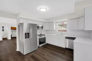 17525 Maple Ave, Lansing, IL 60438 - Photo 8