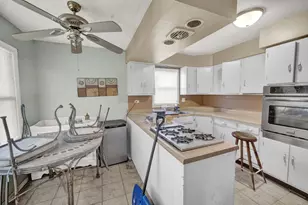 16934 Annetta Ave, Hazel Crest, IL 60429 - Photo 6