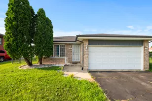 928 E 153rd St, Phoenix, IL 60426 - Photo 2