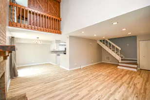 121 Cammeron Ct, Aurora, IL 60504 - Photo 4