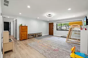 823 Georgean Ln, Schaumburg, IL 60193 - Photo 6