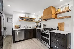 823 Georgean Ln, Schaumburg, IL 60193 - Photo 8