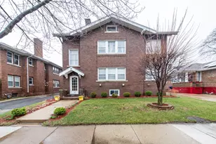 415 W Ridgeland Ave, Waukegan, IL 60085 - Photo 1