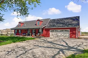 1202 Peters Dr, Saint John, IL 61873 - Photo 4