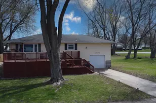 520 N 6th St, Watseka, IL 60970 - Photo 2