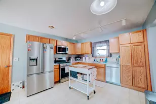 520 N 6th St, Watseka, IL 60970 - Photo 10