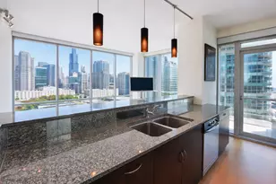 123 S Green St, Chicago, IL 60607 - Photo 6