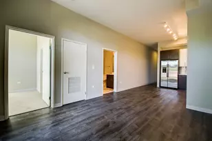 851 W Grand Ave, Chicago, IL 60642 - Photo 4